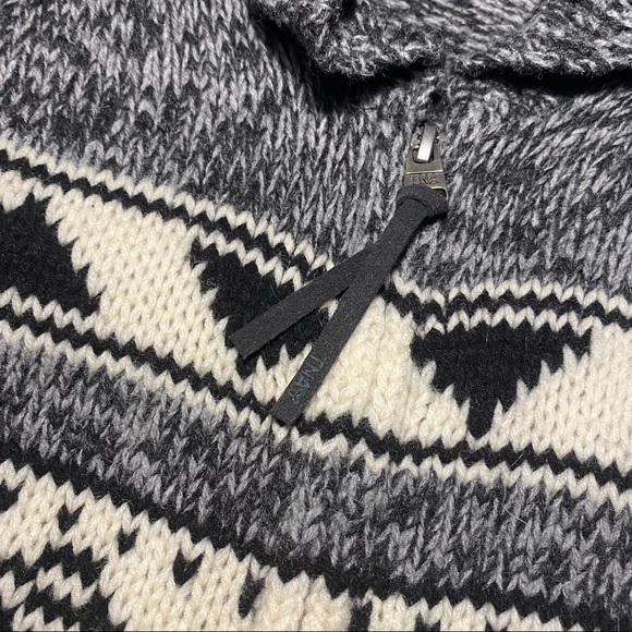 Aritzia TNA 100% lambswool sweater - Picture 3 of 5